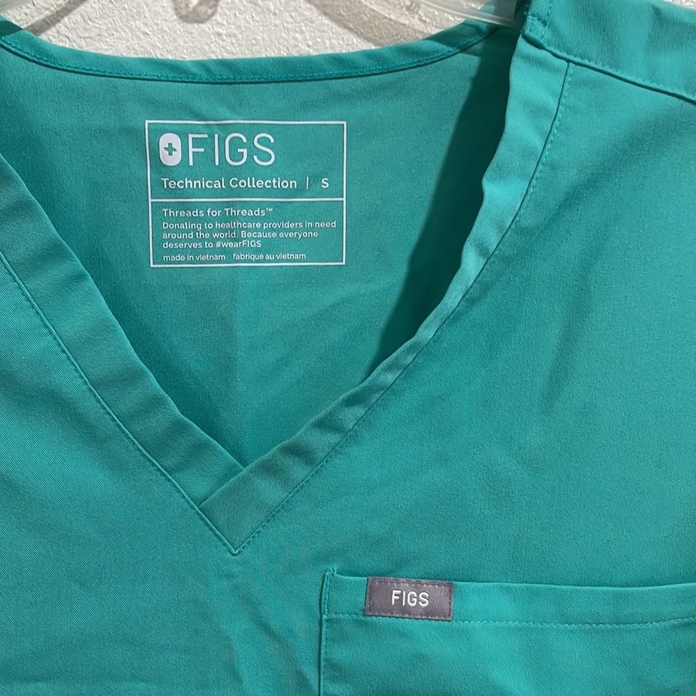 Figs Scrub Top - Picture 2 of 5